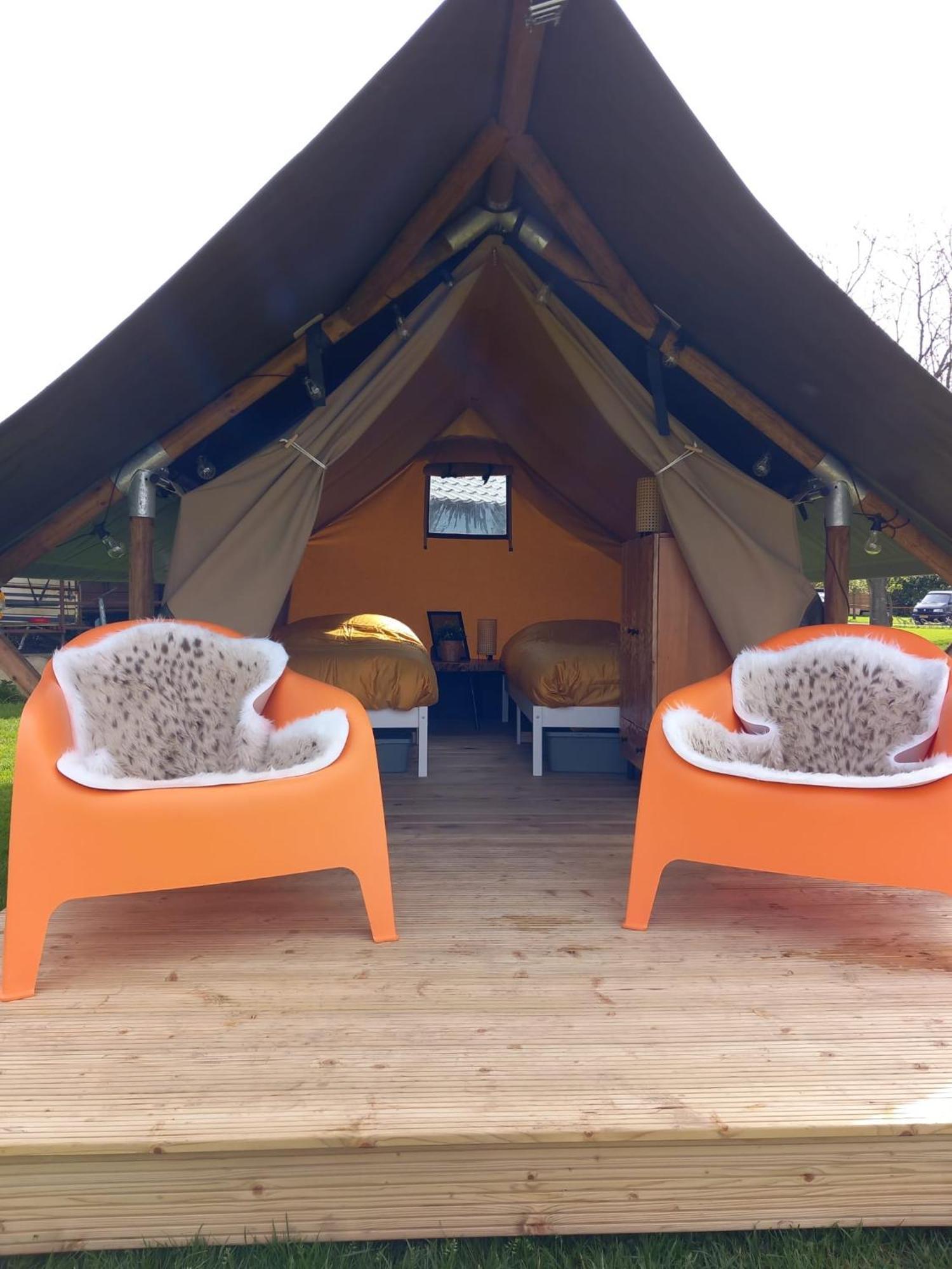 Safari Lodge 'Linge-Zicht' Tiel Exterior foto